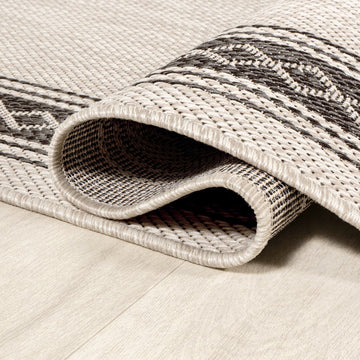 Lucia Classic Diamond Border Indoor/outdoor Area Rug